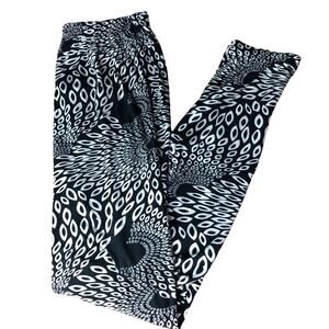 Kimberly C Black & White Geometric Patterned Leggings, Plus Size OS